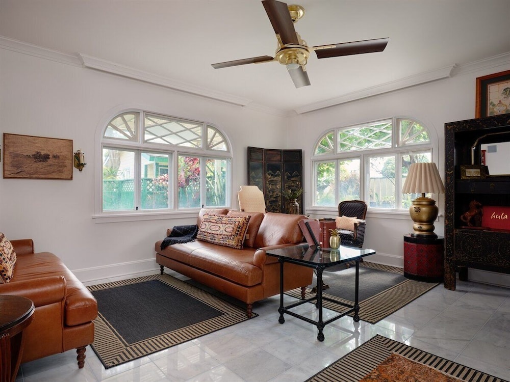 Historic Wailuku Inn by null