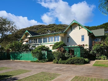 Hotel Exterior at The Historic Wailuku Inn