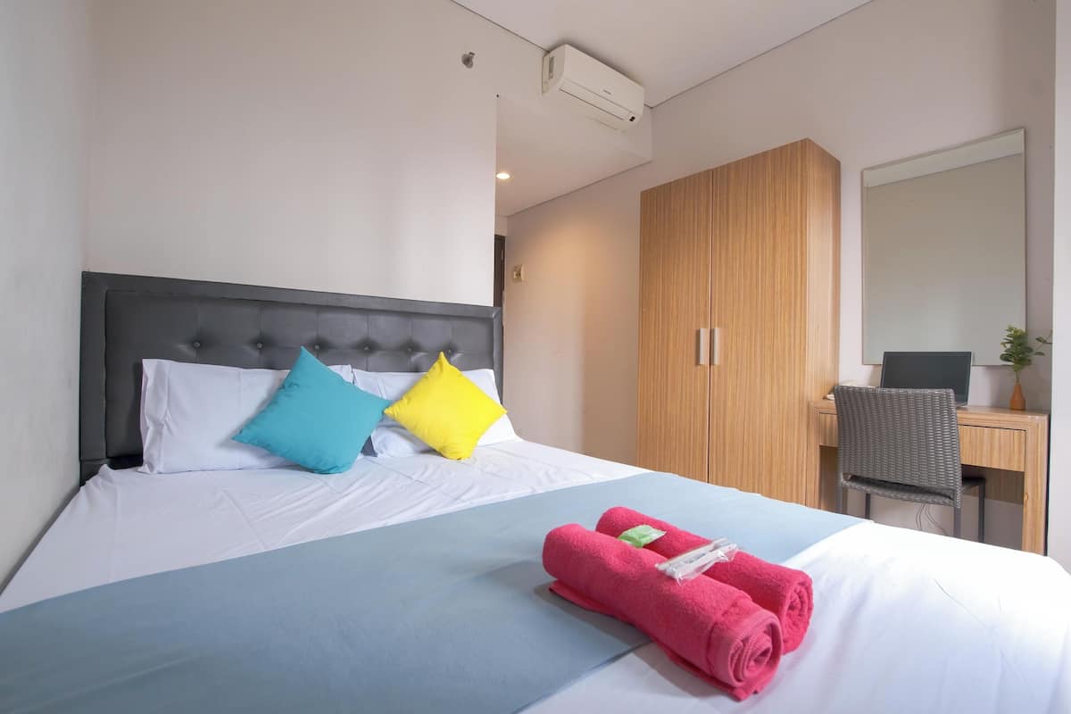 Comfort Double Room | Laptop workspace, soundproofing, free WiFi