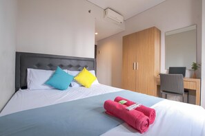 Comfort Double Room | Laptop workspace, soundproofing, free WiFi - The Summit Residence Bandung by Abdihome (Bandung)