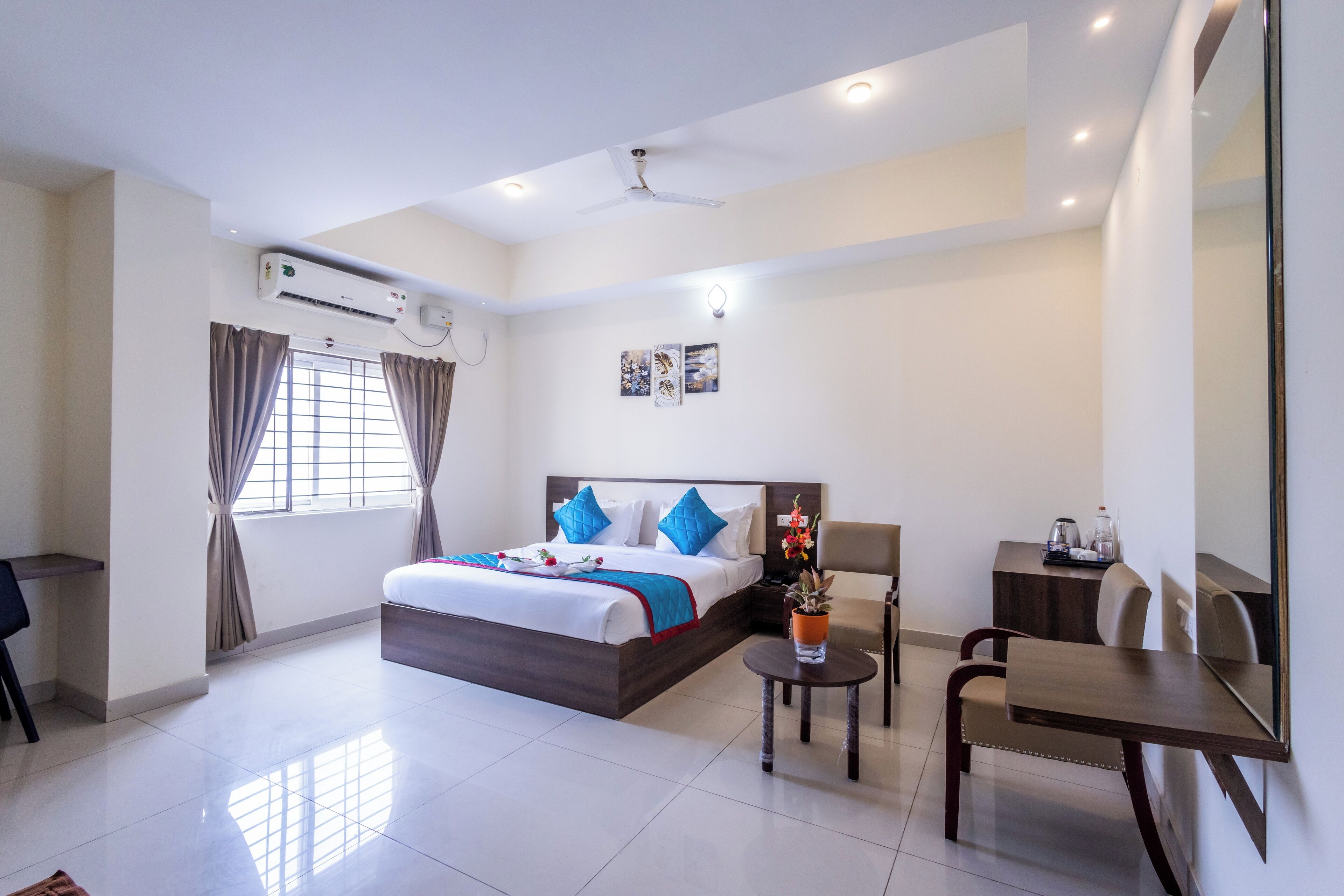 华丽客房 | 办公桌、笔记本电脑工作区、隔音、折叠床/加床（额外收费）