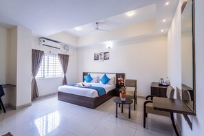 豪華客房 | 書桌、筆電工作空間、隔音、折疊床/加床