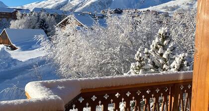 Grand et Chaleureux Chalet Familial. 12 Personnes . Retour Skis aux Pieds