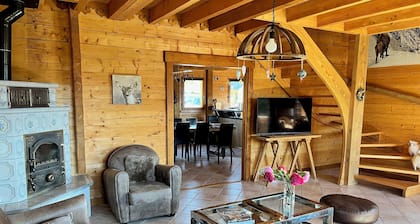 Grand et Chaleureux Chalet Familial. 12 Personnes . Retour Skis aux Pieds
