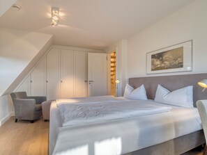 3 habitaciones, escritorio, tabla de planchar con plancha y wifi gratis