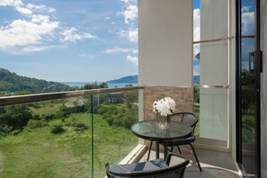 Exclusive-Apartment, 1 Schlafzimmer, Balkon, Hügelblick | Balkon