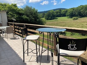 Outdoor dining - Quiet house in the Black Mountain (Les Martys)