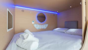 Capsule double | Edredones de plumas, tabla de planchar con plancha, wifi gratis