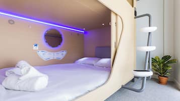 Capsule double | Duntäcken, strykjärn/strykbräda, gratis wi-fi och sängkläder