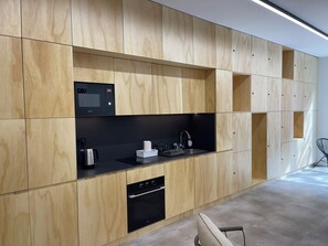 Eenvoudige slaapzaal | Woonruimte | Smart-tv