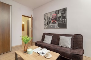 2 bedrooms, free WiFi, bed sheets - Apartment Near Old Town by Renters (Kraków)