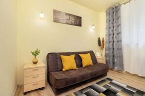 2 bedrooms, free WiFi, bed sheets - Apartment Near Old Town by Renters (Kraków)