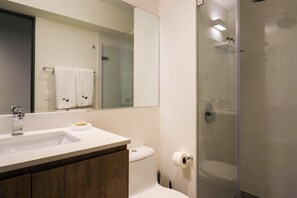 Bruser, hårtørrer, håndklæder