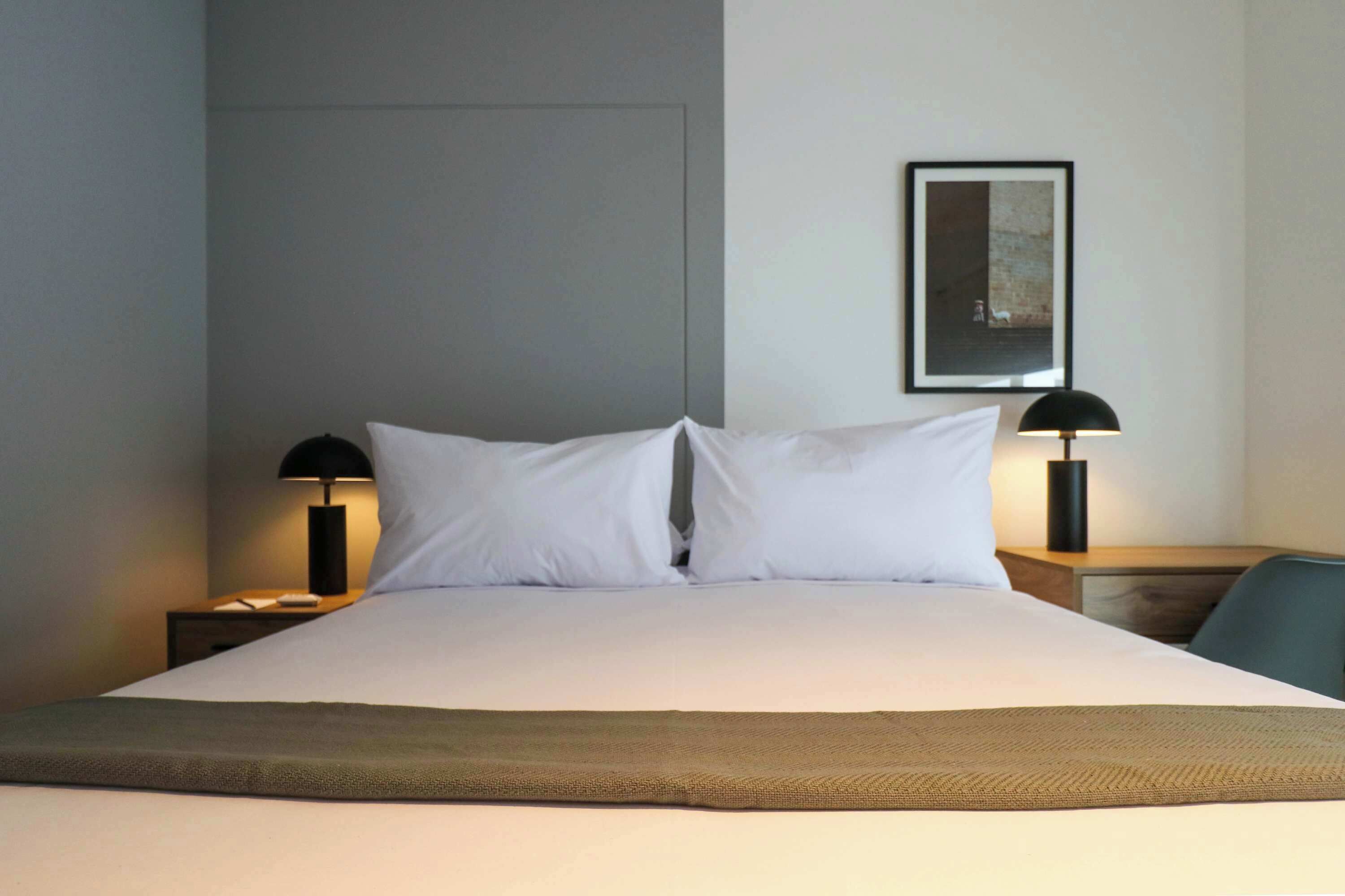 2 bedrooms, desk, iron/ironing board, WiFi