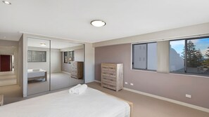 3 bedrooms, iron/ironing board, bed sheets