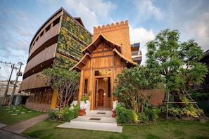 Exterior - At Gate Thaphae Hotel (Chiang Mai)
