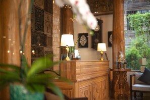 Lobby - At Gate Thaphae Hotel (Chiang Mai)