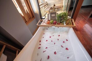 Room - At Gate Thaphae Hotel (Chiang Mai)