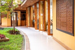 Exterior detail - At Gate Thaphae Hotel (Chiang Mai)