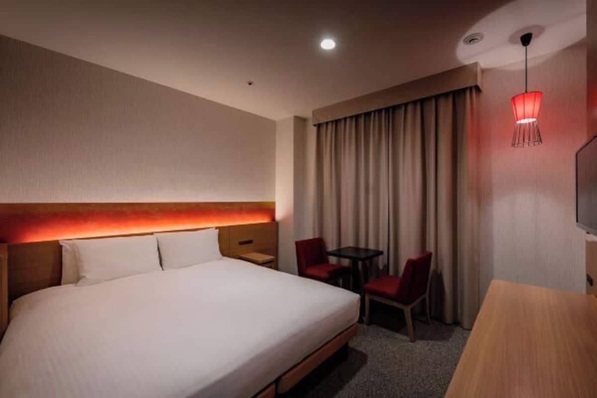 Coffres-forts dans les chambres, bureau, Wi-Fi gratuit, draps fournis