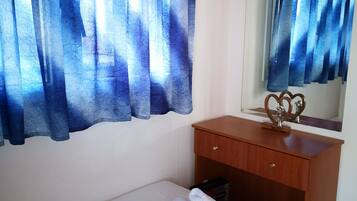 Studio, Balcony, Partial Ocean View | Soundproofing