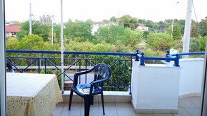 Studio, balkong, delvis havutsikt | Terrasse/patio