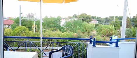 Studio, Balkon, eingeschränkter Meerblick | Terrasse/Patio