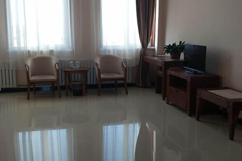 Zhenglan Qijiatai Business Hotel