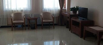 Zhenglan Qijiatai Business Hotel