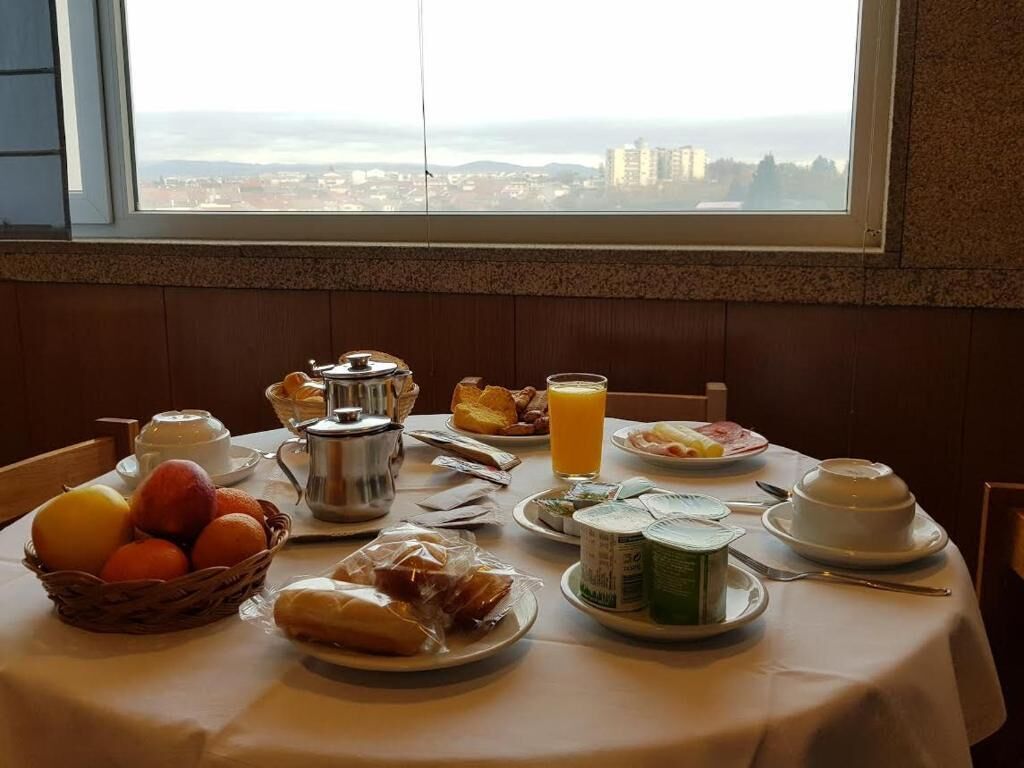 Desayuno buffet todos los días (EUR 6 por persona) 