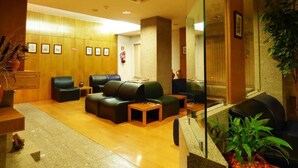 Lobby sitting area - Hotel Nordeste Shalom (Braganca)