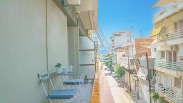 Apartment | Outdoor dining