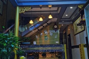 ロビーラウンジ