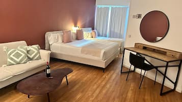 Habitación estándar | Escritorio, espacio para trabajar con un portátil, cortinas opacas