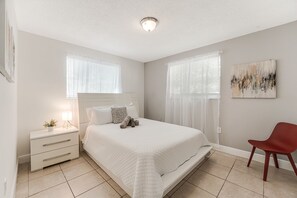3 bedrooms, iron/ironing board, free WiFi, bed sheets