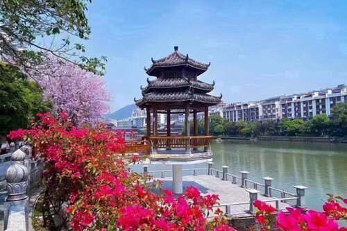 Yaohua Shangpin Hotel (Wuzhou Mengshan Yong'an Ancient City)