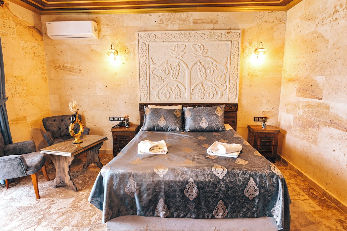 Comfort Double Room, Balcony | 1 bedroom, desk, laptop workspace, free WiFi