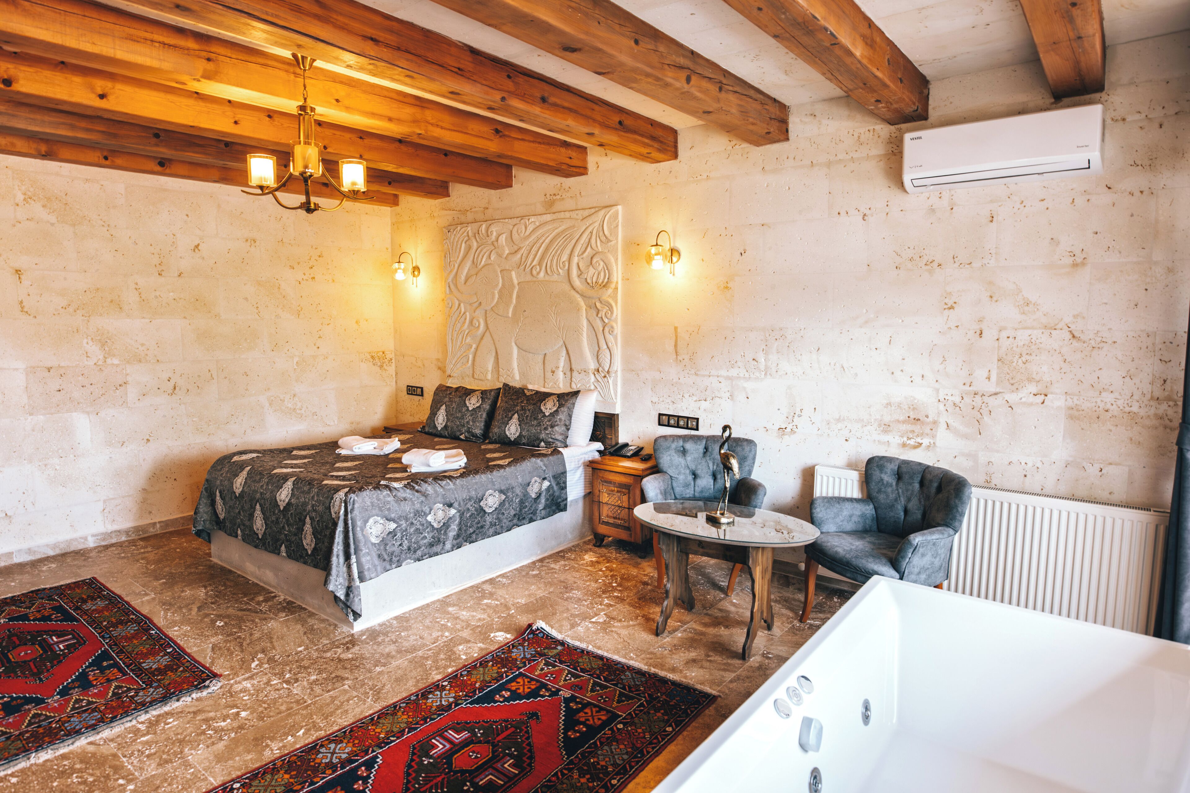 Desk, laptop workspace, free WiFi, bed sheets