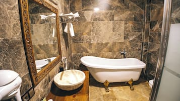 Deluxe Double Room, Balcony | Bathroom | Hair dryer, slippers, soap, shampoo