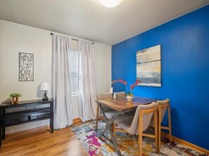 Dining - ​Modern 1BR Condo Near Brookside – in Tulsa (Tulsa)