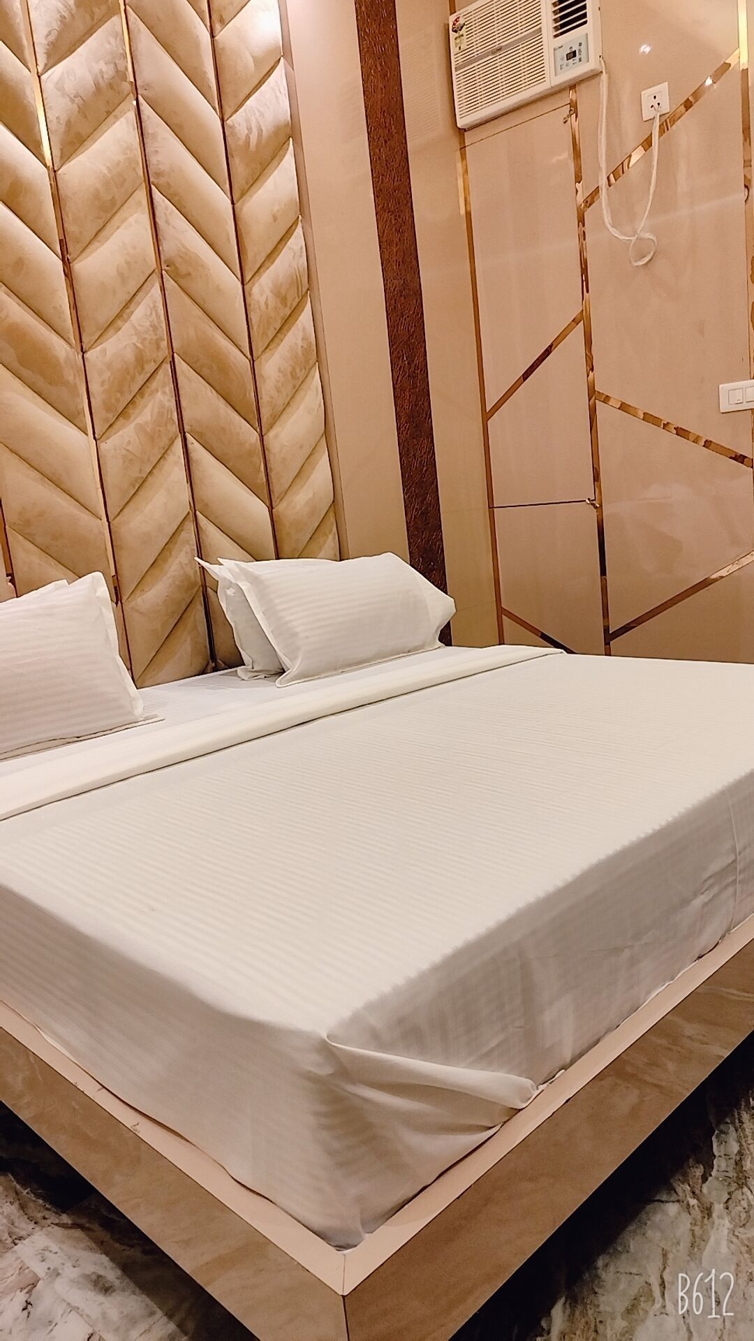 Soundproofing, free WiFi, bed sheets