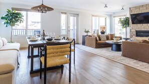 Smart TV, fireplace, books, offices