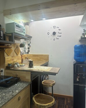 Studio, 1 Double Bed, Non Smoking, Private Bathroom | Private kitchen | Microwave, oven, stovetop, coffee/tea maker - Tom's House 270 (Ho Chi Minh City)