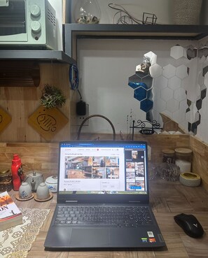 Studio, 1 Double Bed, Non Smoking, Private Bathroom | Private kitchen | Microwave, oven, stovetop, coffee/tea maker - Tom's House 270 (Ho Chi Minh City)