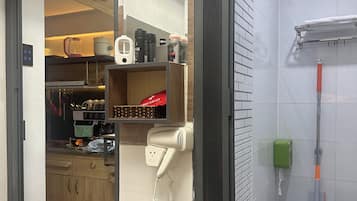 Studio, 1 Double Bed, Non Smoking, Private Bathroom | Bathroom