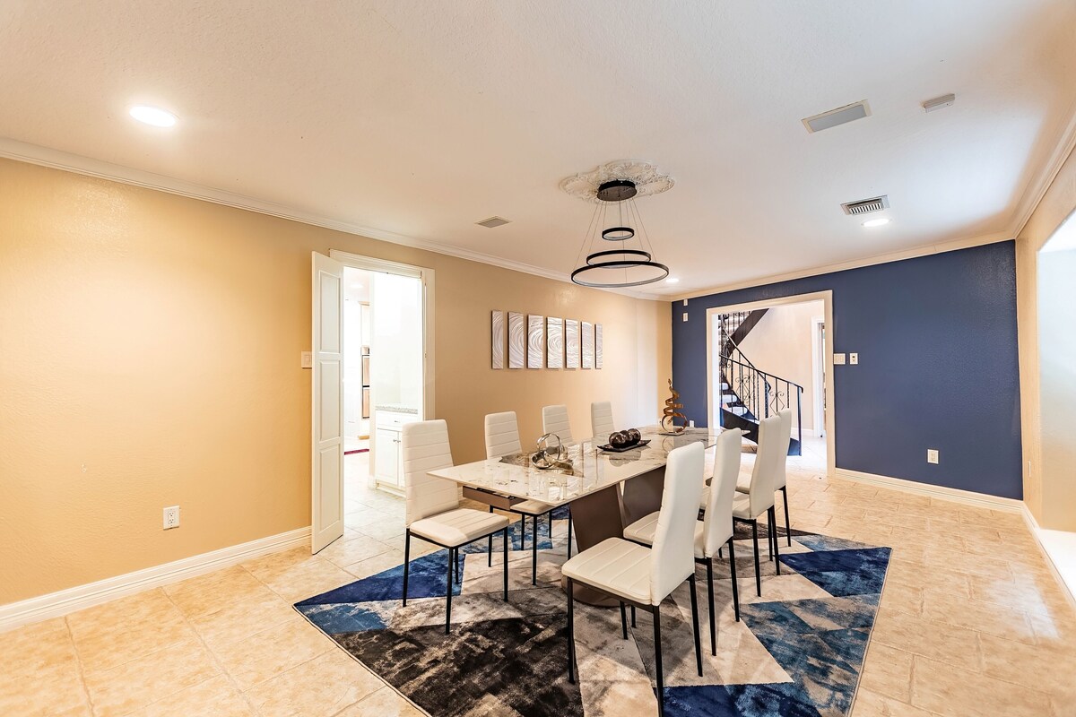 Photo 54 of Huge 6 Bedroom with Heated Pool, Spa, 85" Television, Game Room, BBQ, Hot Tub