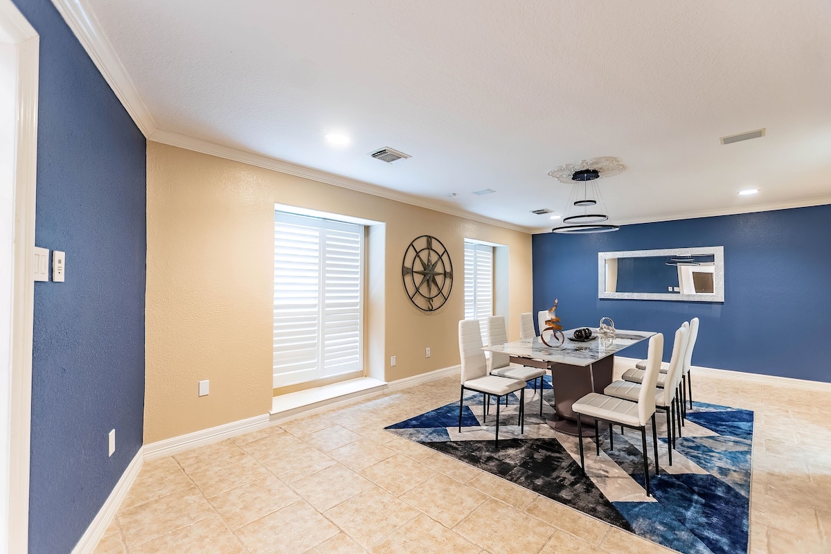 Photo 52 of Huge 6 Bedroom with Heated Pool, Spa, 85" Television, Game Room, BBQ, Hot Tub