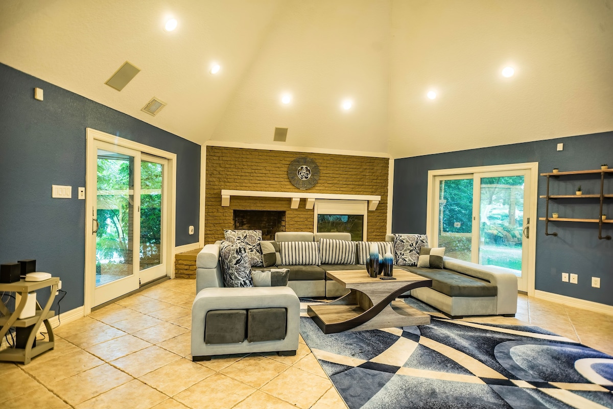 Photo 42 of Huge 6 Bedroom with Heated Pool, Spa, 85" Television, Game Room, BBQ, Hot Tub
