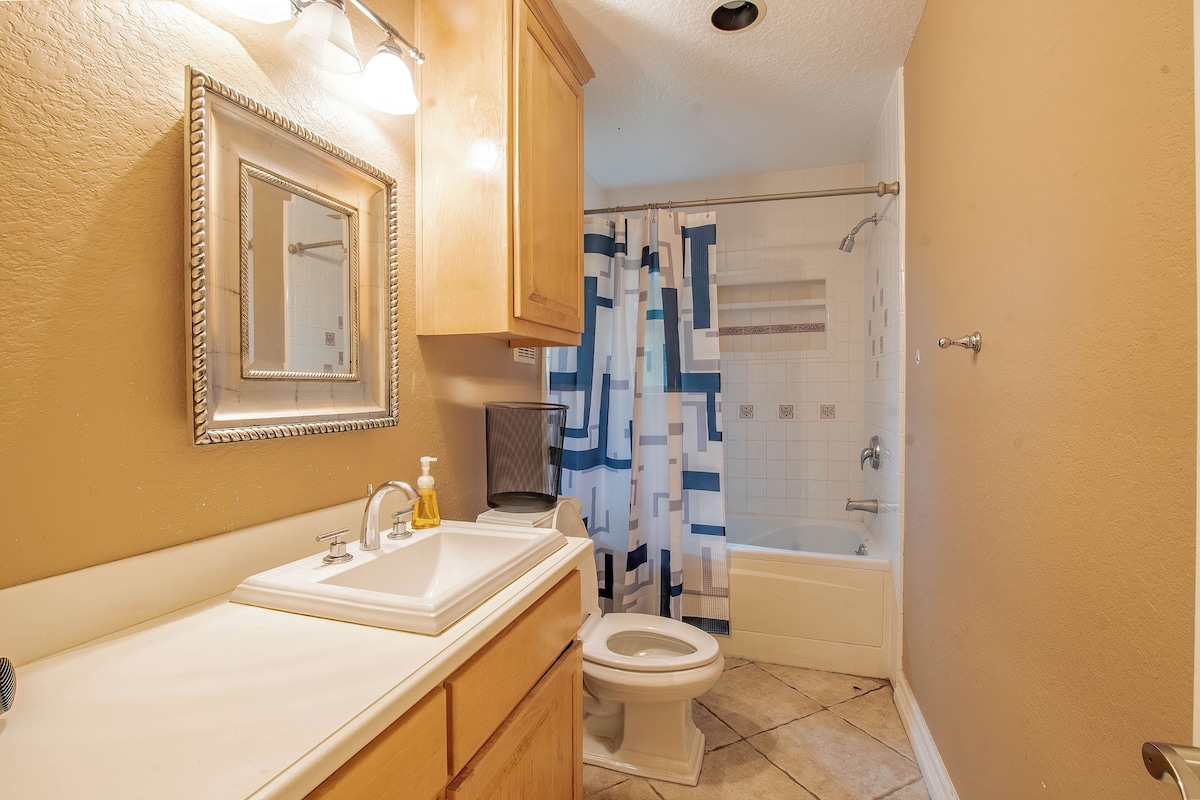 Photo 3 of Huge 6 Bedroom with Heated Pool, Spa, 85" Television, Game Room, BBQ, Hot Tub
