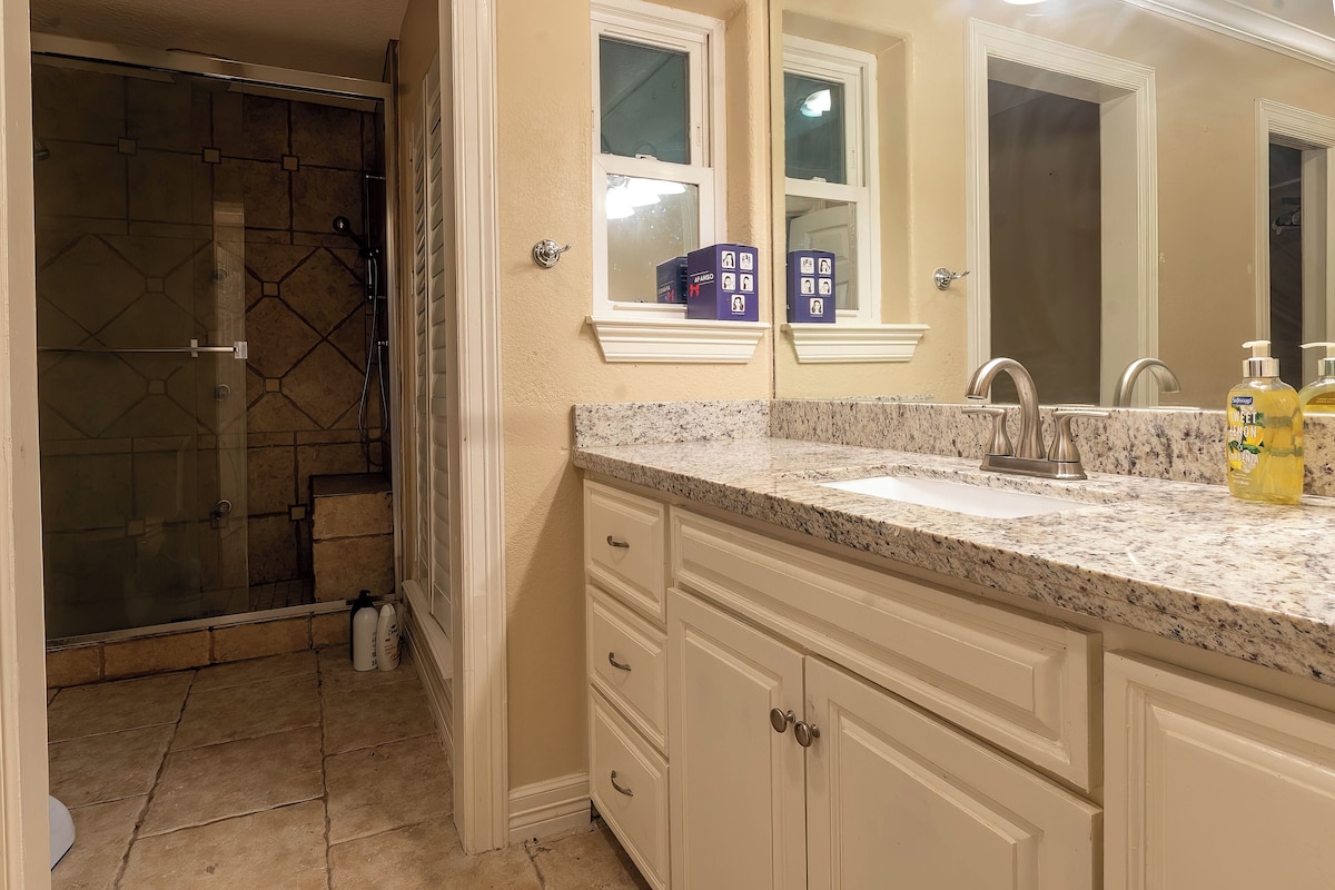 Photo 45 of Huge 6 Bedroom with Heated Pool, Spa, 85" Television, Game Room, BBQ, Hot Tub
